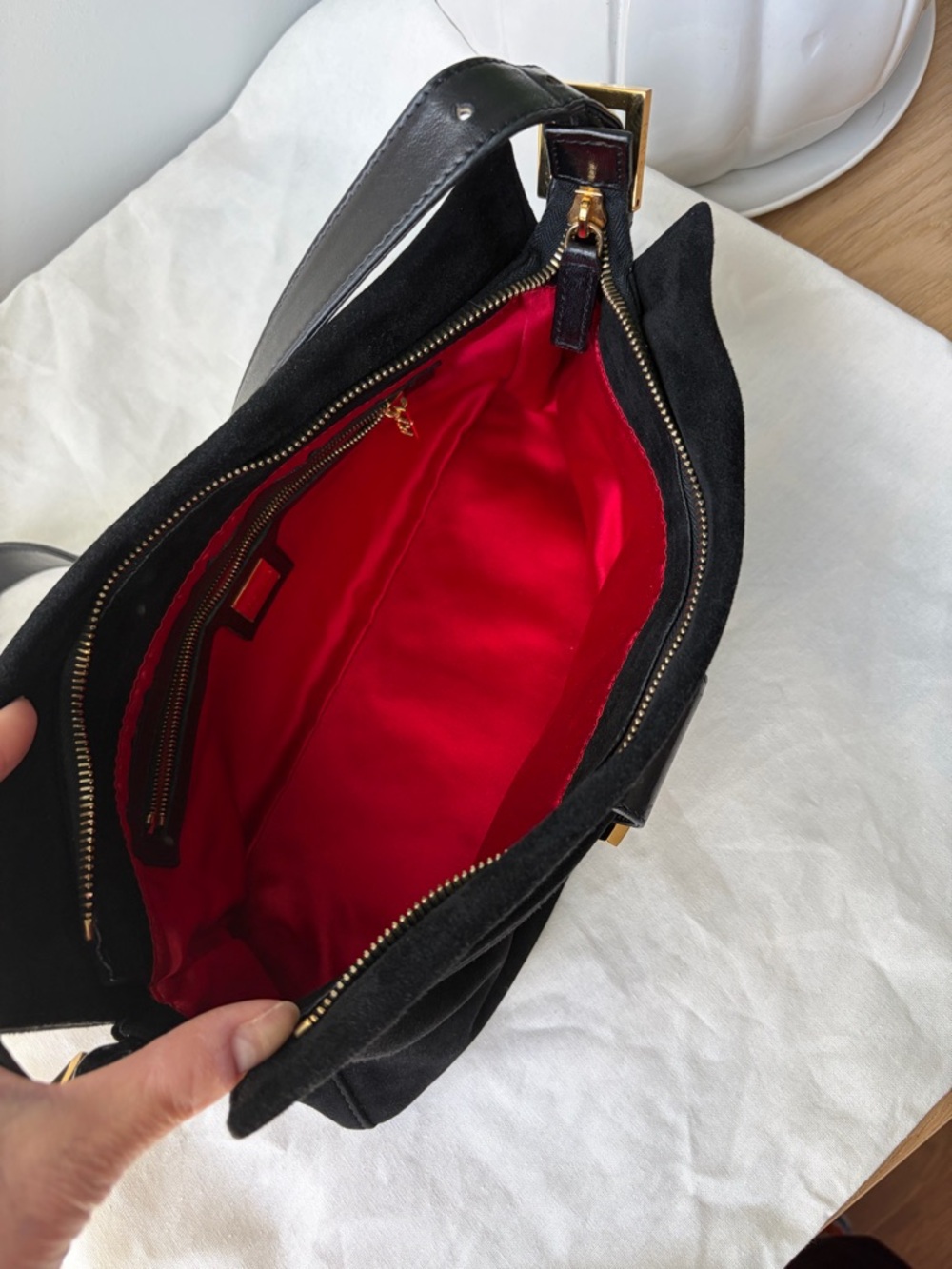 Authentic vintage Fendi mamma Baguette shoulder bag from the early 2000s. - Picture 15 of 16